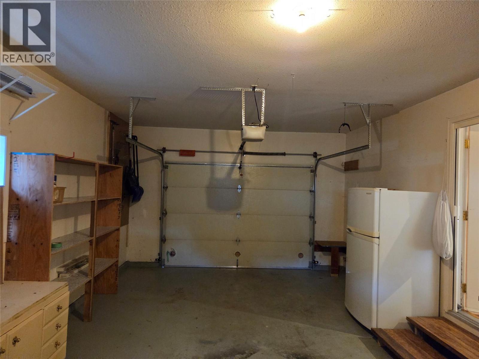 1107 8Th Street, Keremeos, BC - Indoor Photo Showing Garage