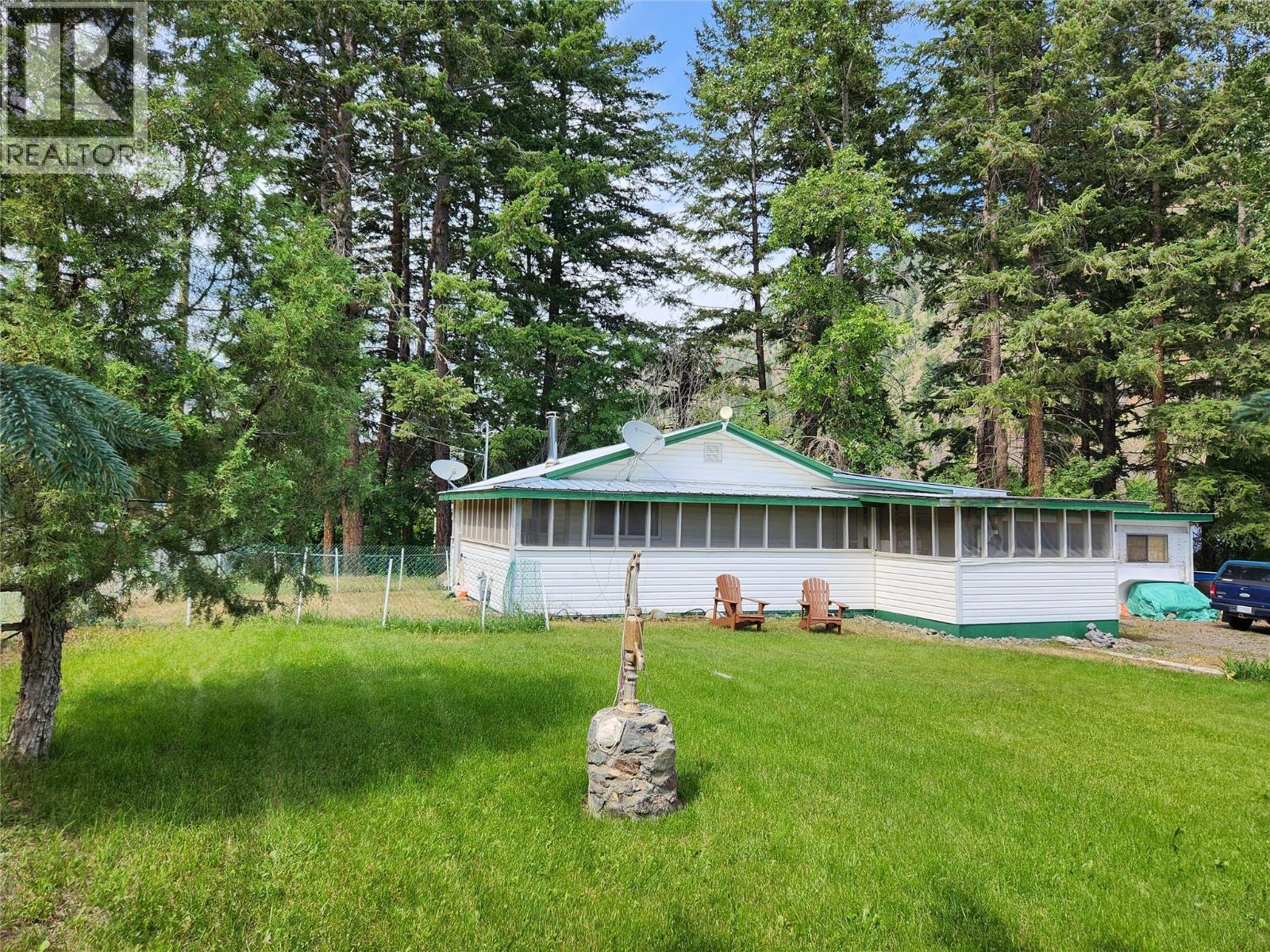 1483 Main Street, Olalla, BC - Outdoor