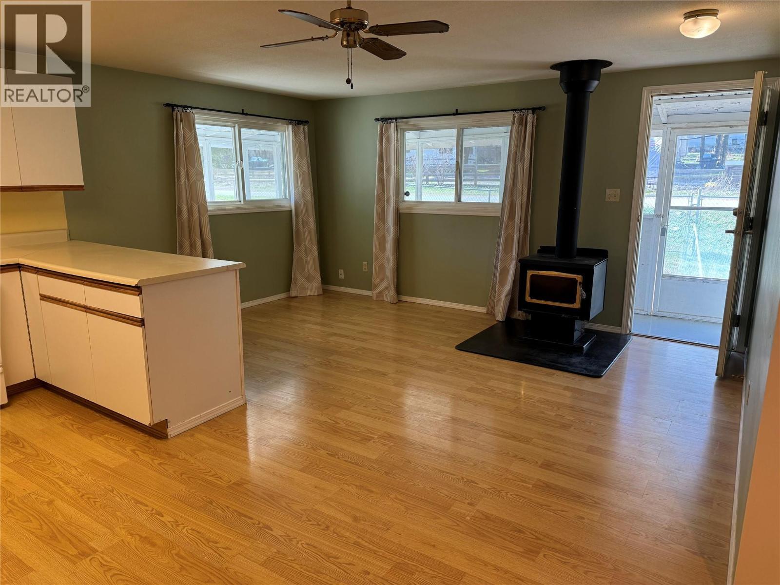 1483 Main Street, Olalla, BC - Indoor