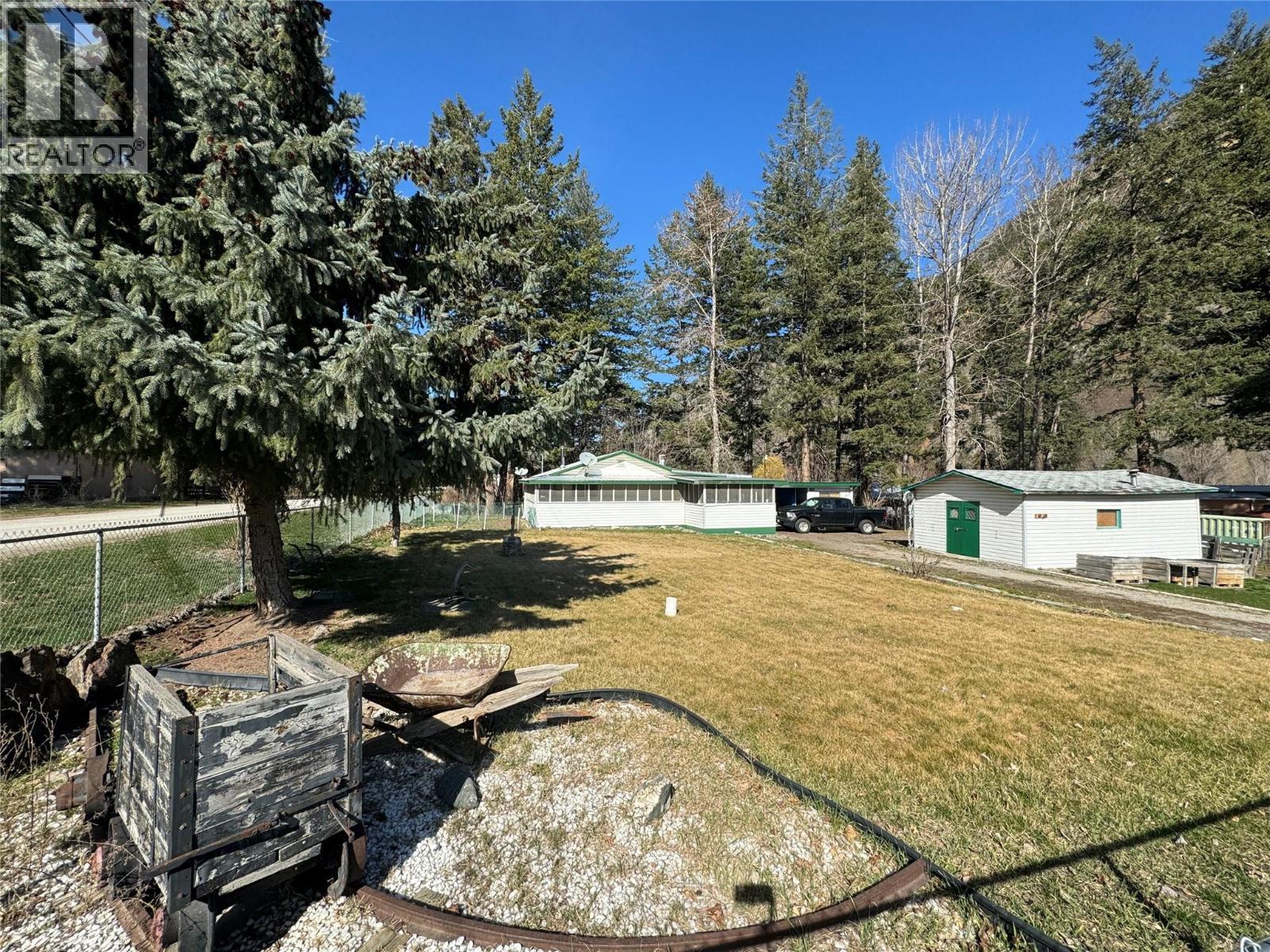 1483 Main Street, Olalla, BC - Outdoor
