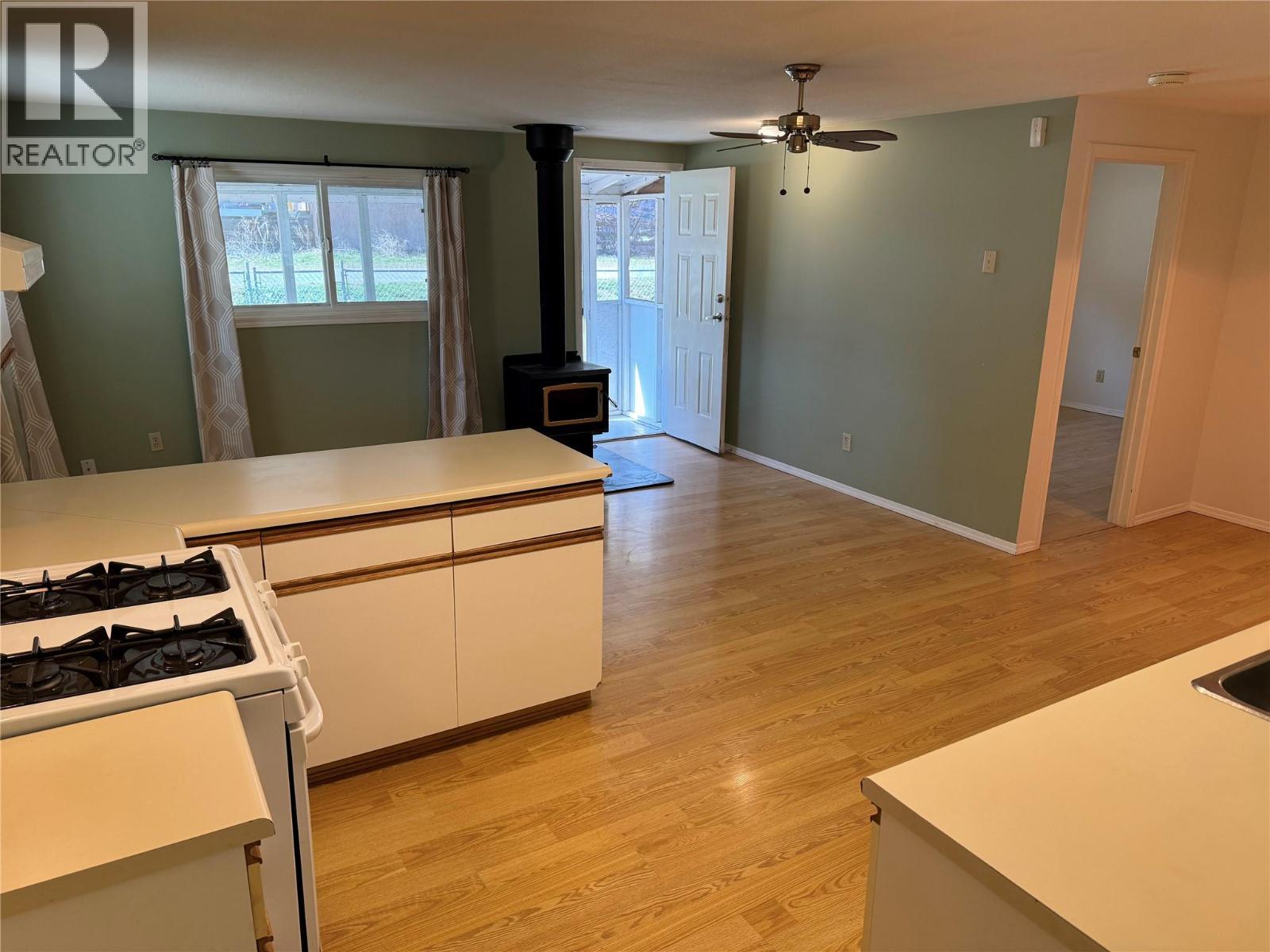 1483 Main Street, Olalla, BC - Indoor