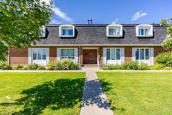 425 Rue Bruce Kirkland, QC H9H 3L6