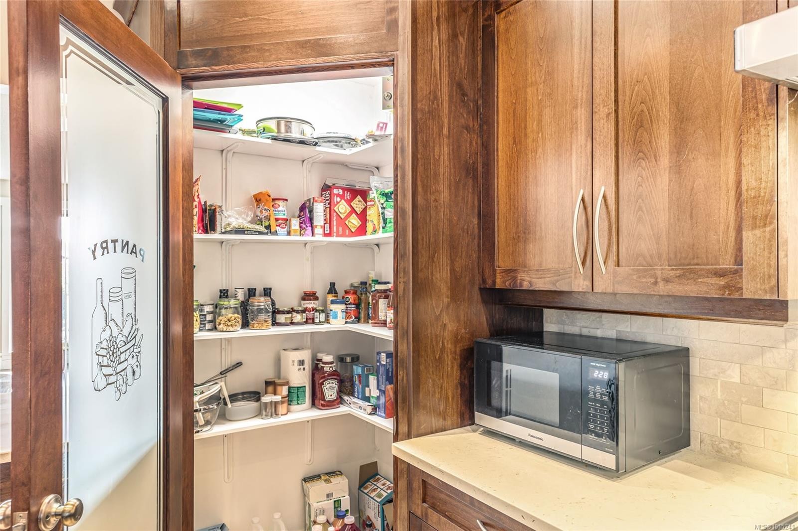 3026 Waterstone Way, Nanaimo, BC - Indoor With Fireplace