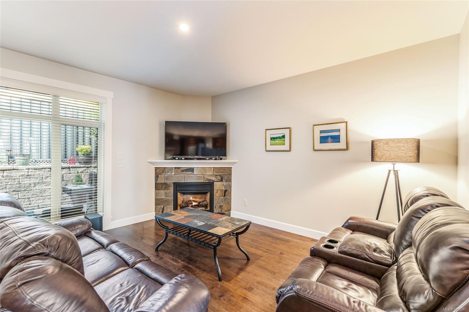 3026 Waterstone Way, Nanaimo, BC - Indoor Photo Showing Living Room With Fireplace
