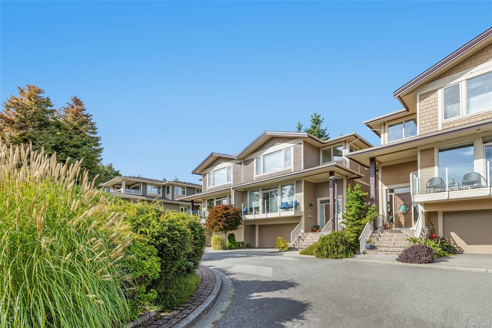 3026 Waterstone Way, Nanaimo, BC - Outdoor With Facade