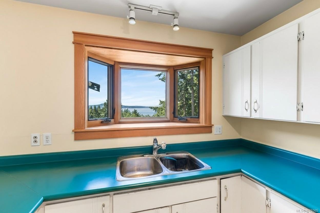 3705 Signal Hill Rd, Pender Island, BC