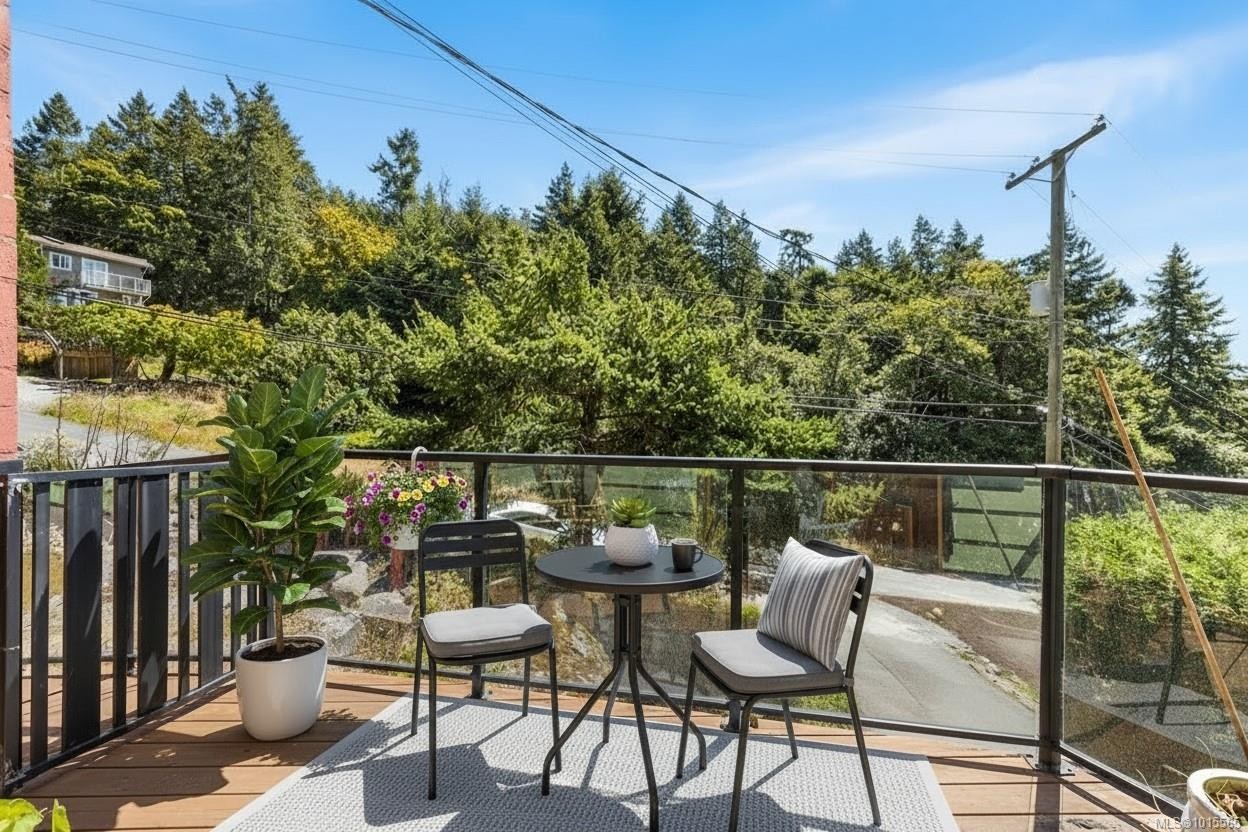 3705 Signal Hill Rd, Pender Island, BC