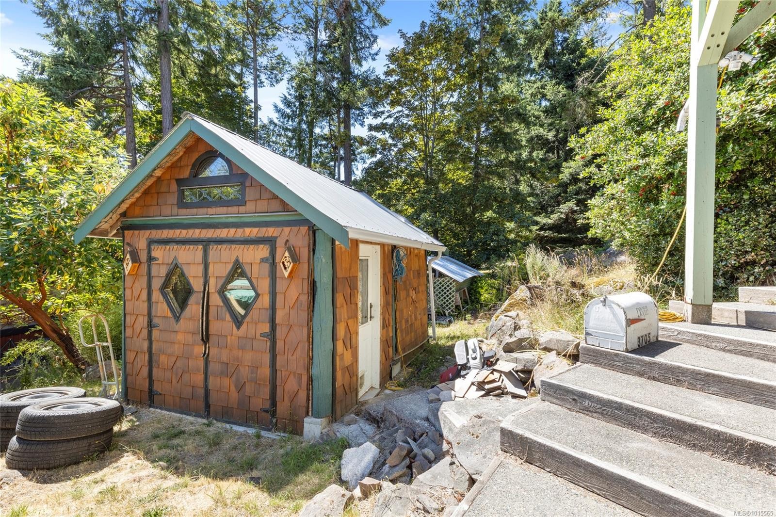 3705 Signal Hill Rd, Pender Island, BC