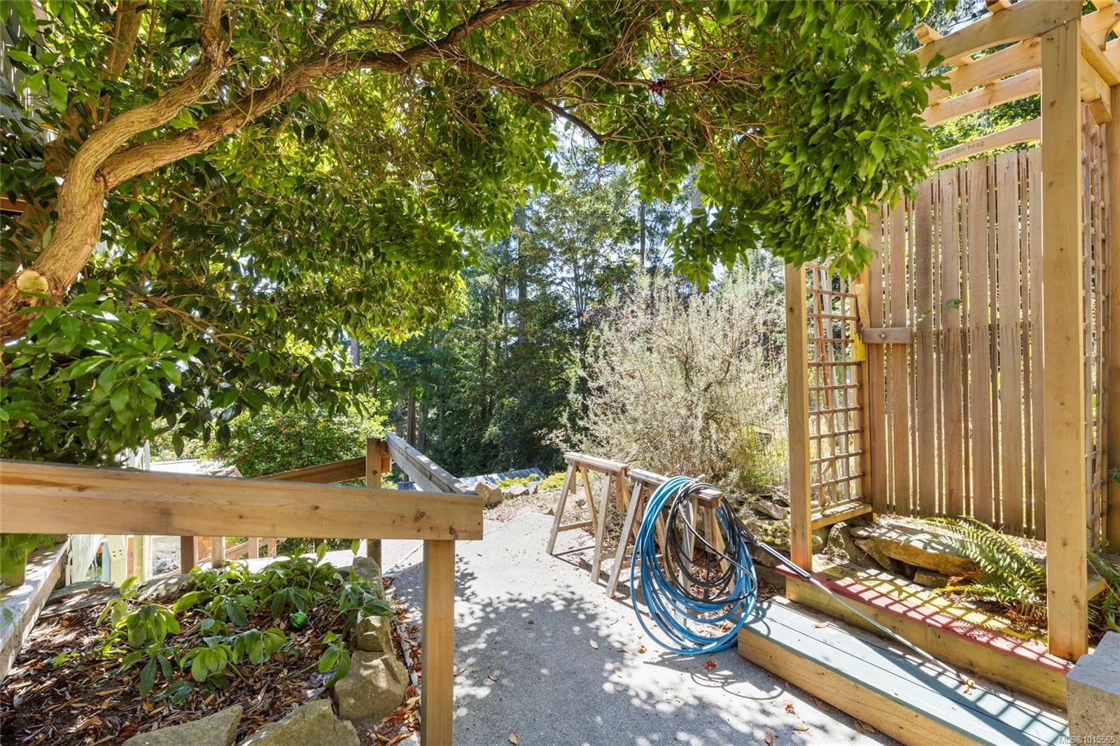 3705 Signal Hill Rd, Pender Island, BC