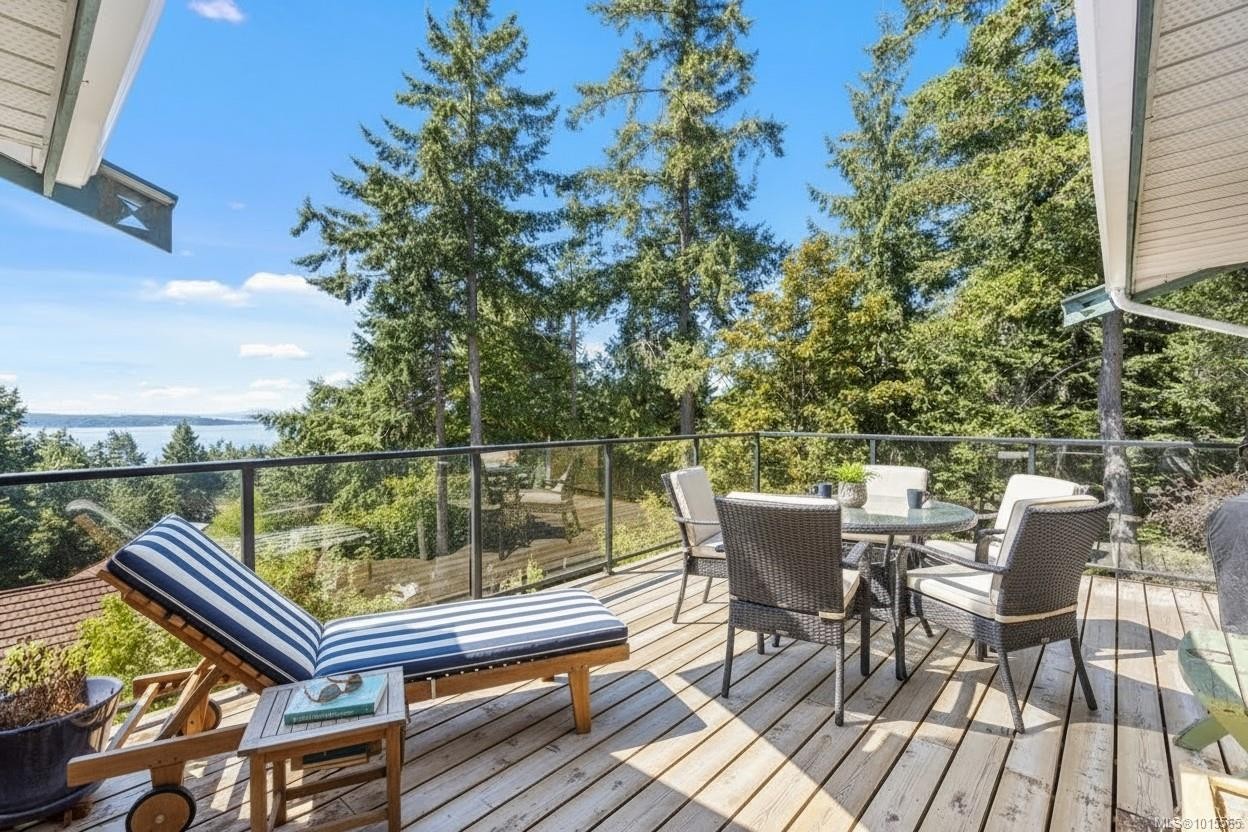 3705 Signal Hill Rd, Pender Island, BC