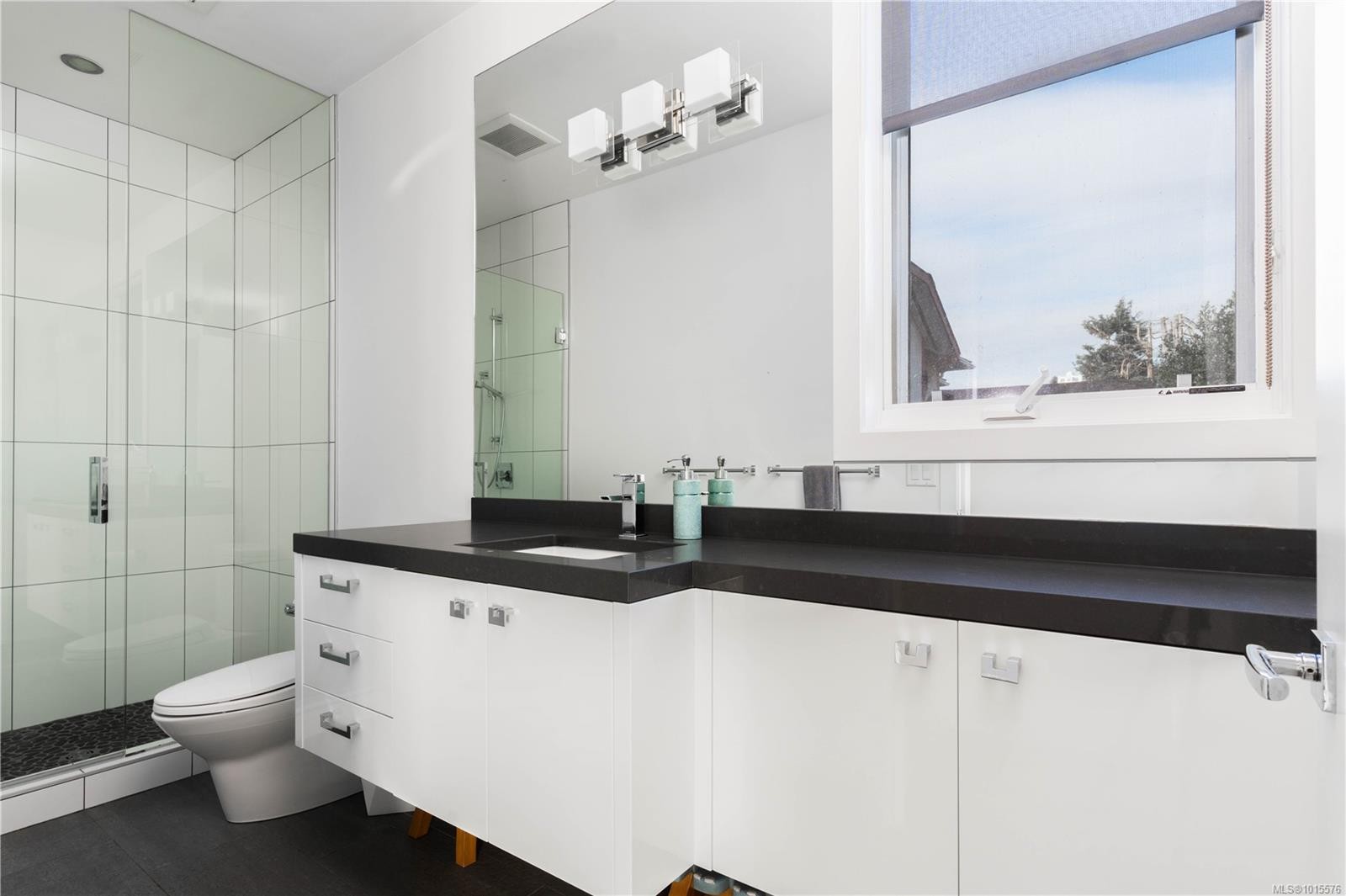 2086 Marne St, Oak Bay, BC