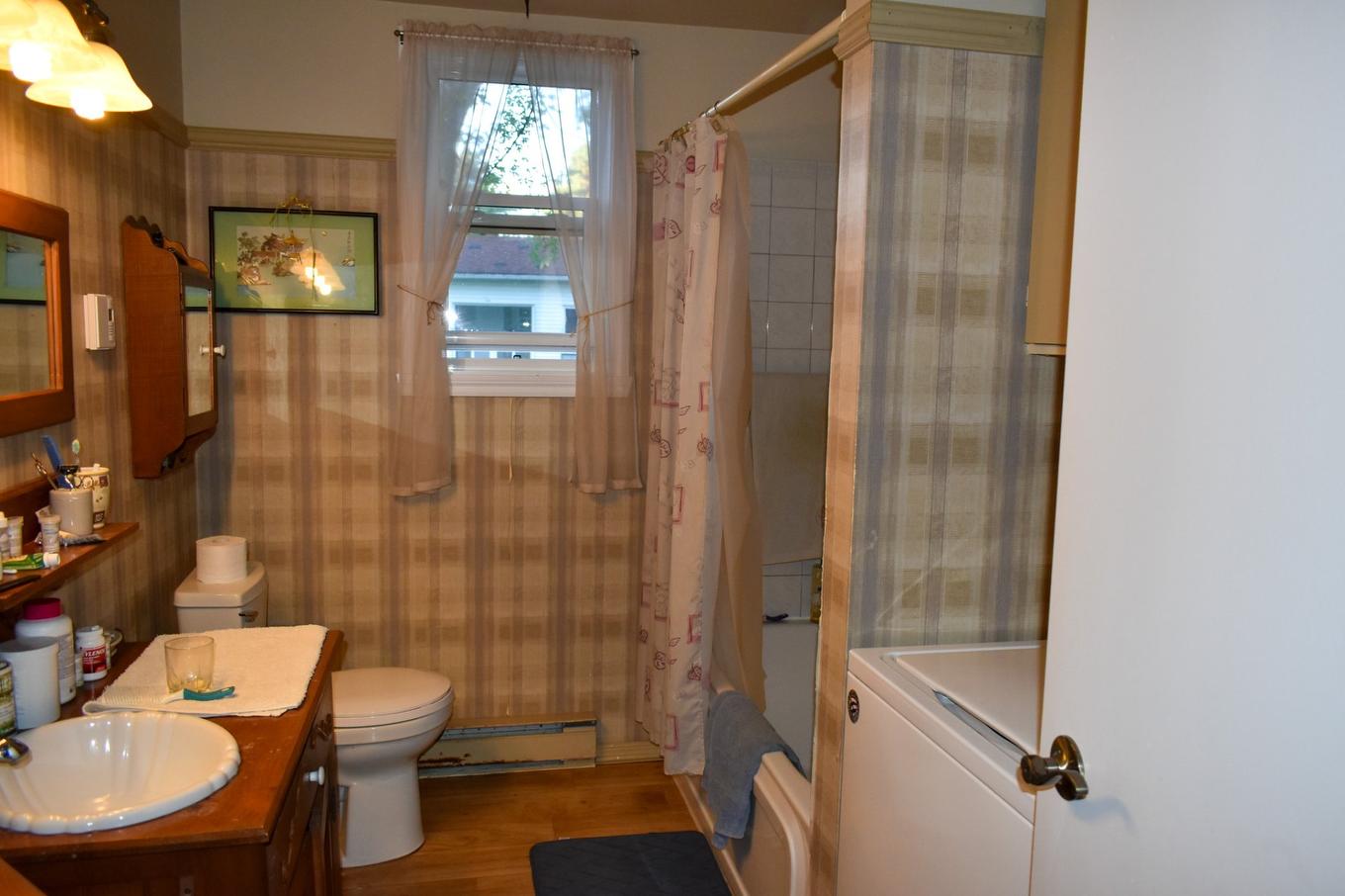 Salle de bains - 7470 Boul. Allard, Drummondville, QC - Indoor Photo Showing Bathroom