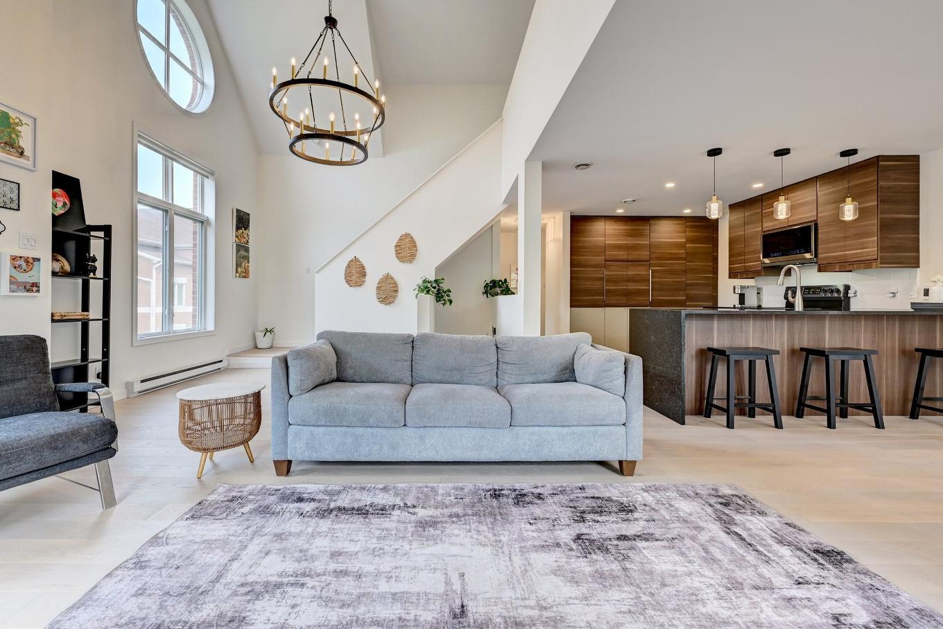 Vue d'ensemble - 216 Rue Donnacona, Dollard-Des-Ormeaux, QC - Indoor Photo Showing Living Room