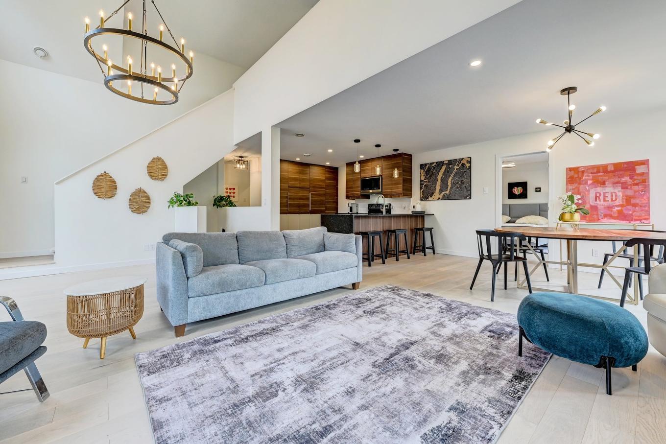 Vue d'ensemble - 216 Rue Donnacona, Dollard-Des-Ormeaux, QC - Indoor Photo Showing Living Room