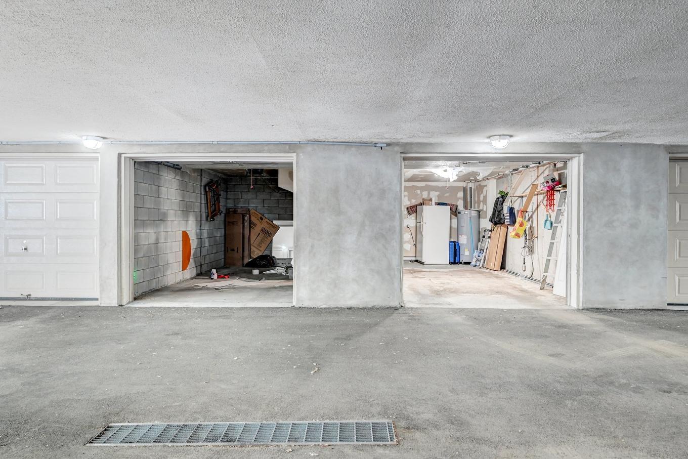 Garage - 216 Rue Donnacona, Dollard-Des-Ormeaux, QC - Indoor