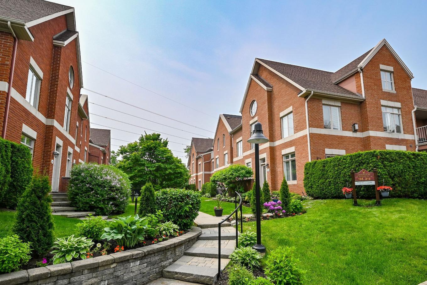 Extérieur - 216 Rue Donnacona, Dollard-Des-Ormeaux, QC - Outdoor