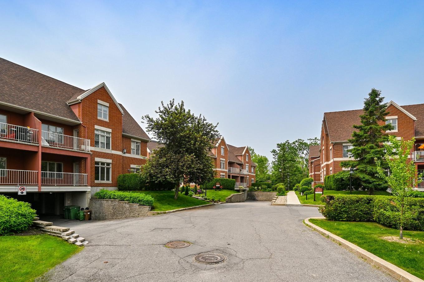 Extérieur - 216 Rue Donnacona, Dollard-Des-Ormeaux, QC - Outdoor With Balcony With Facade