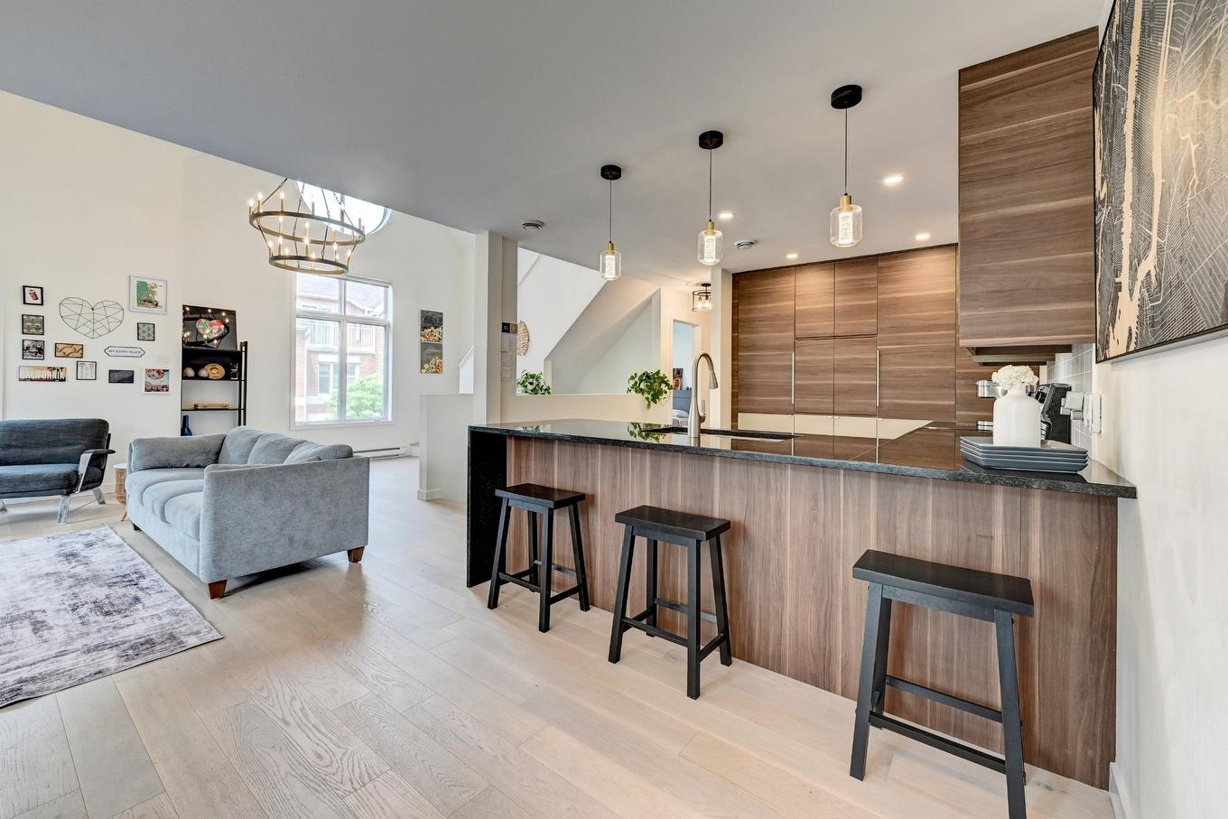 Cuisine - 216 Rue Donnacona, Dollard-Des-Ormeaux, QC - Indoor