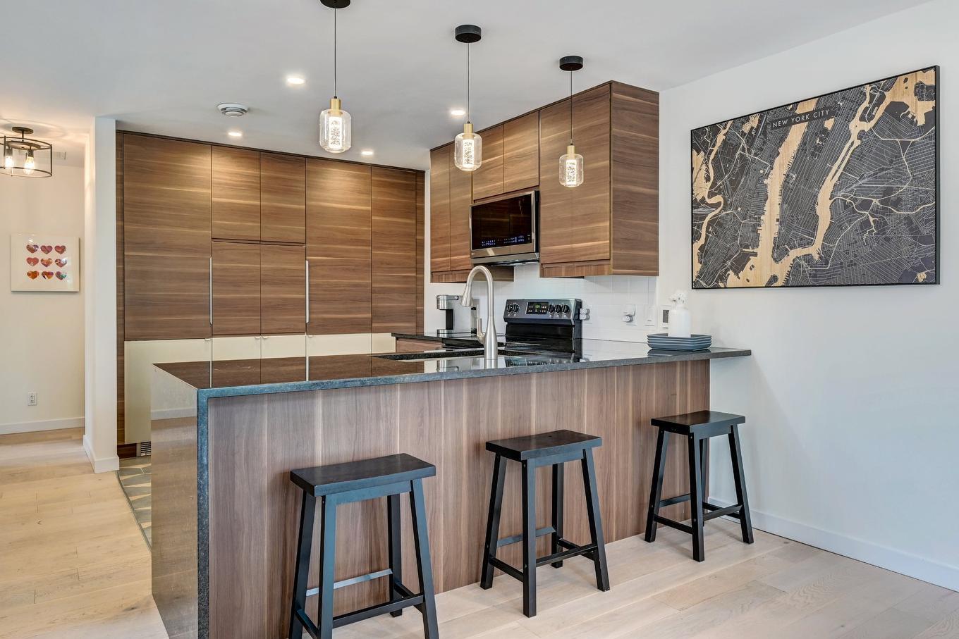 Cuisine - 216 Rue Donnacona, Dollard-Des-Ormeaux, QC - Indoor Photo Showing Kitchen