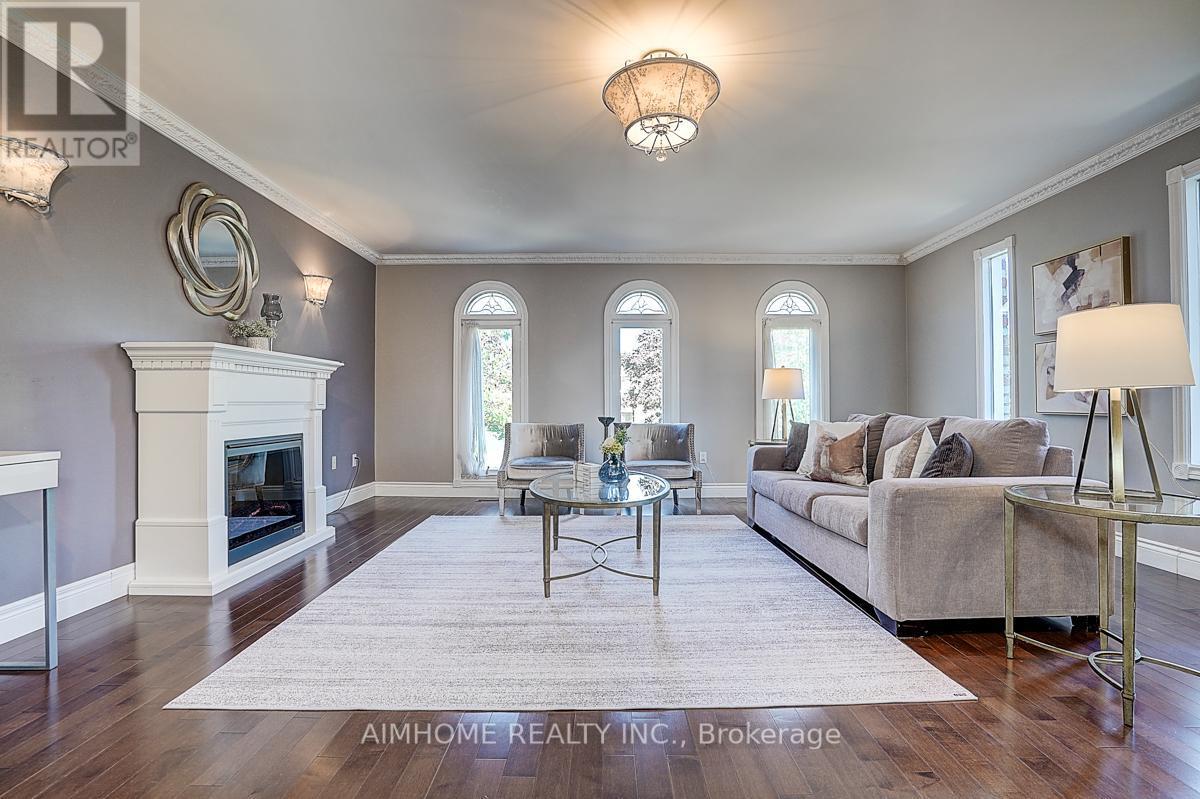 205 Pinewood Drive, Vaughan, ON - Indoor Photo Showing Living Room With Fireplace