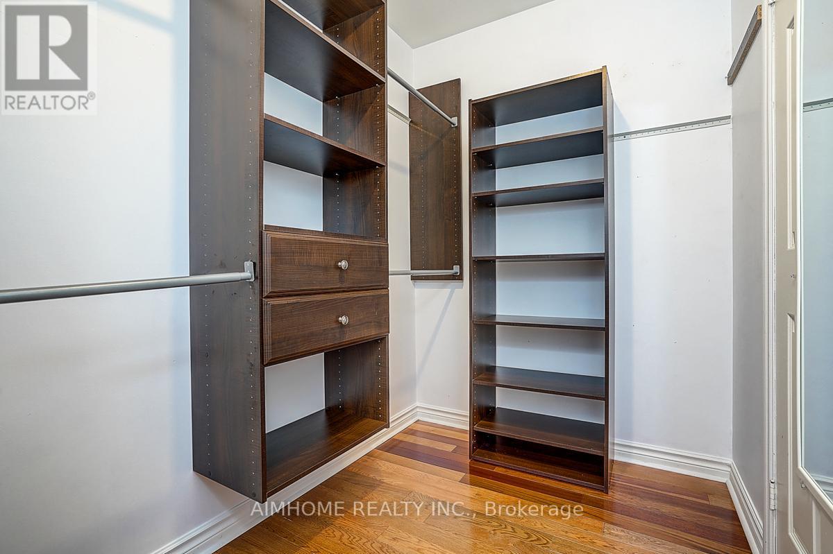 205 Pinewood Drive, Vaughan, ON - Indoor