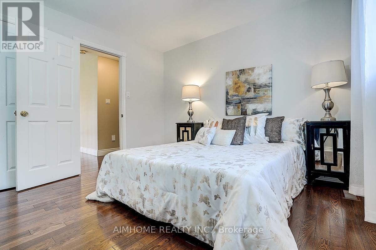 205 Pinewood Drive, Vaughan, ON - Indoor Photo Showing Bedroom