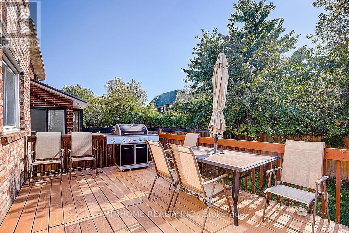 205 Pinewood Drive, Vaughan, ON - Outdoor With Deck Patio Veranda