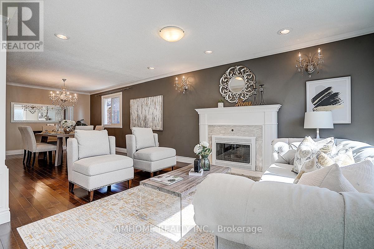 205 Pinewood Drive, Vaughan, ON - Indoor Photo Showing Living Room With Fireplace