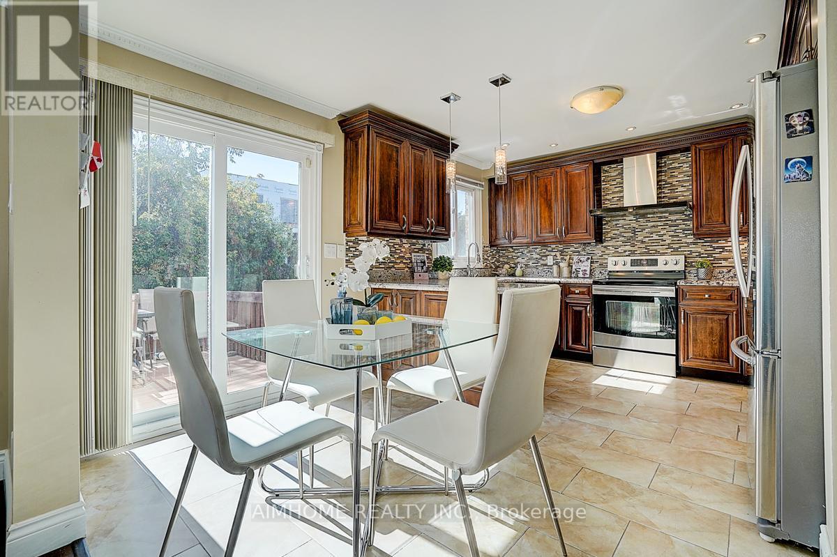 205 Pinewood Drive, Vaughan, ON - Indoor Photo Showing Dining Room