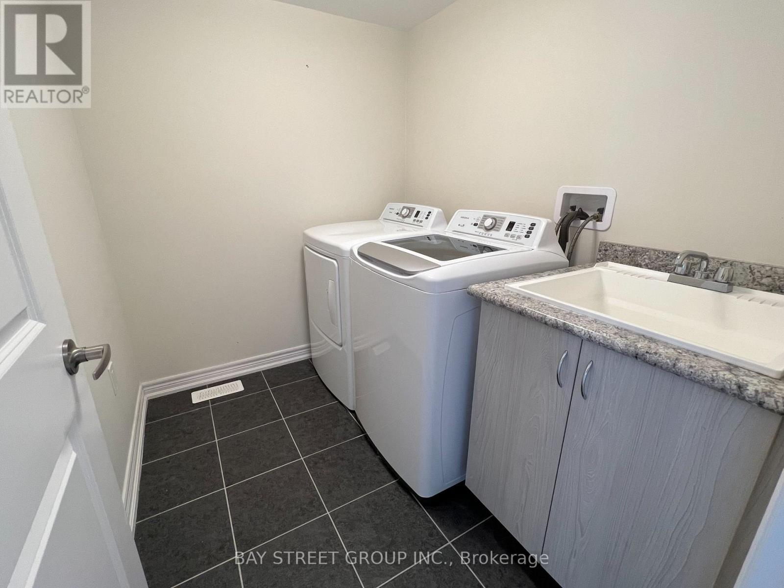 1310 Gull Crossing Road, Pickering, ON - Indoor Photo Showing Laundry Room