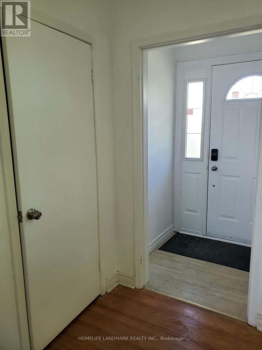 (Main Floor) - 2413 Vivian Road, Whitchurch-Stouffville, ON - Indoor Photo Showing Other Room