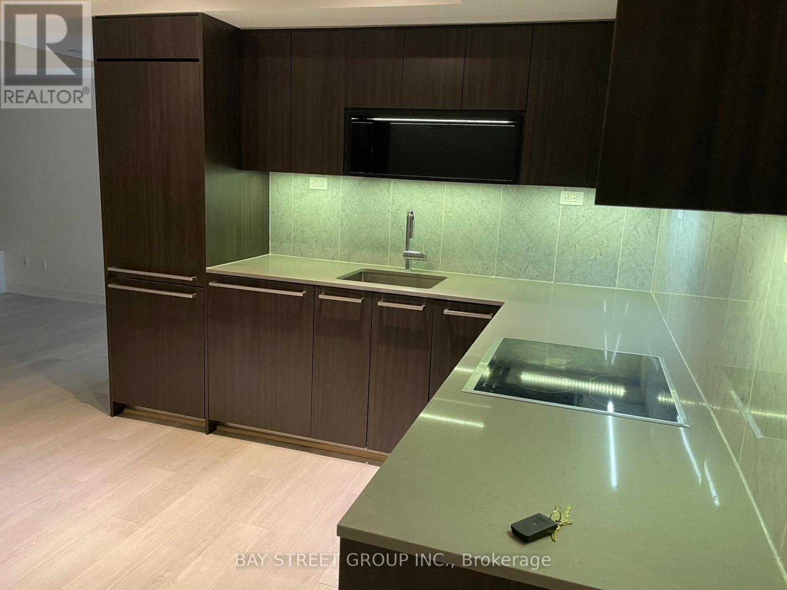 602 - 70 Queens Wharf Road, Toronto, ON - Indoor Photo Showing Kitchen
