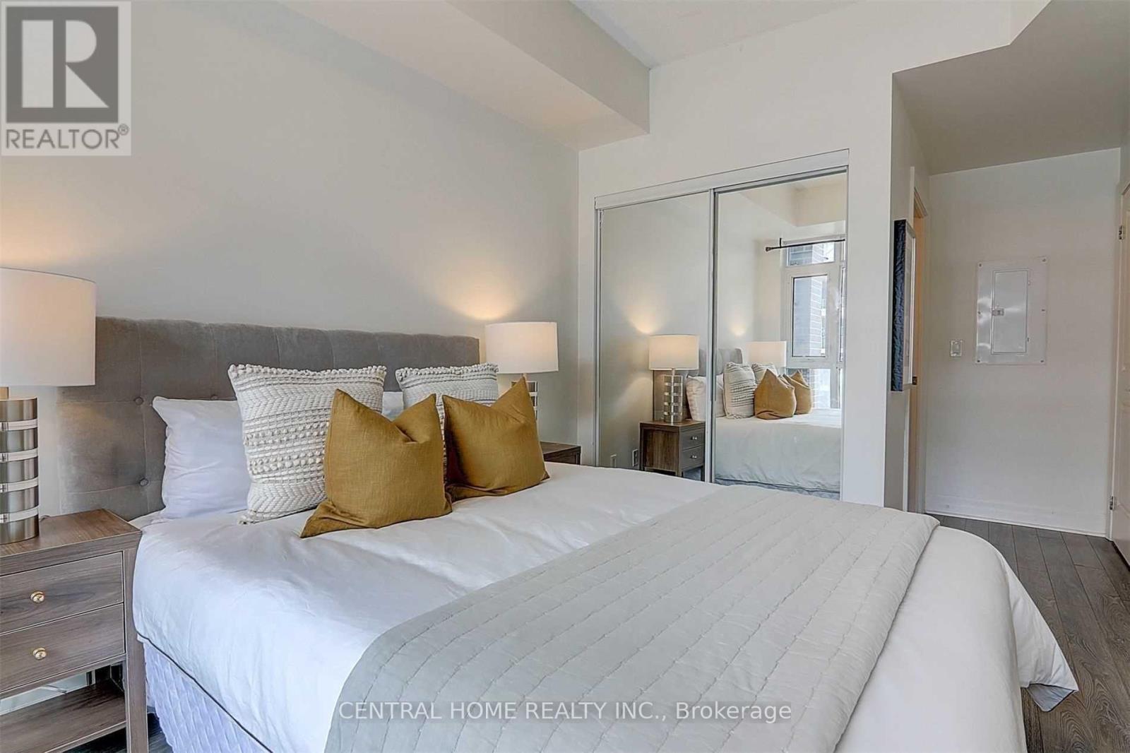 609E - 8110 Birchmount Road, Markham, ON - Indoor Photo Showing Bedroom