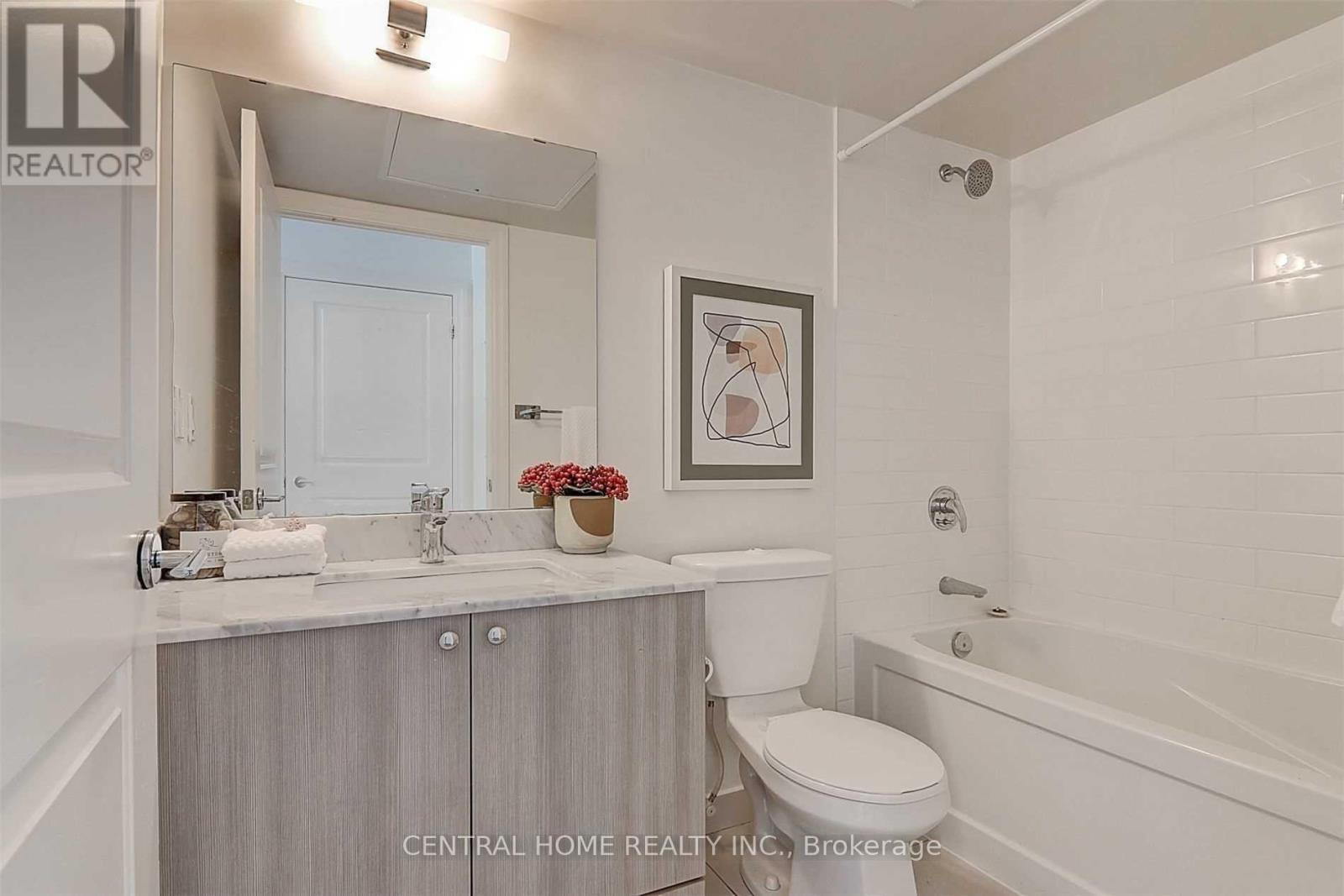 609E - 8110 Birchmount Road, Markham, ON - Indoor Photo Showing Bathroom