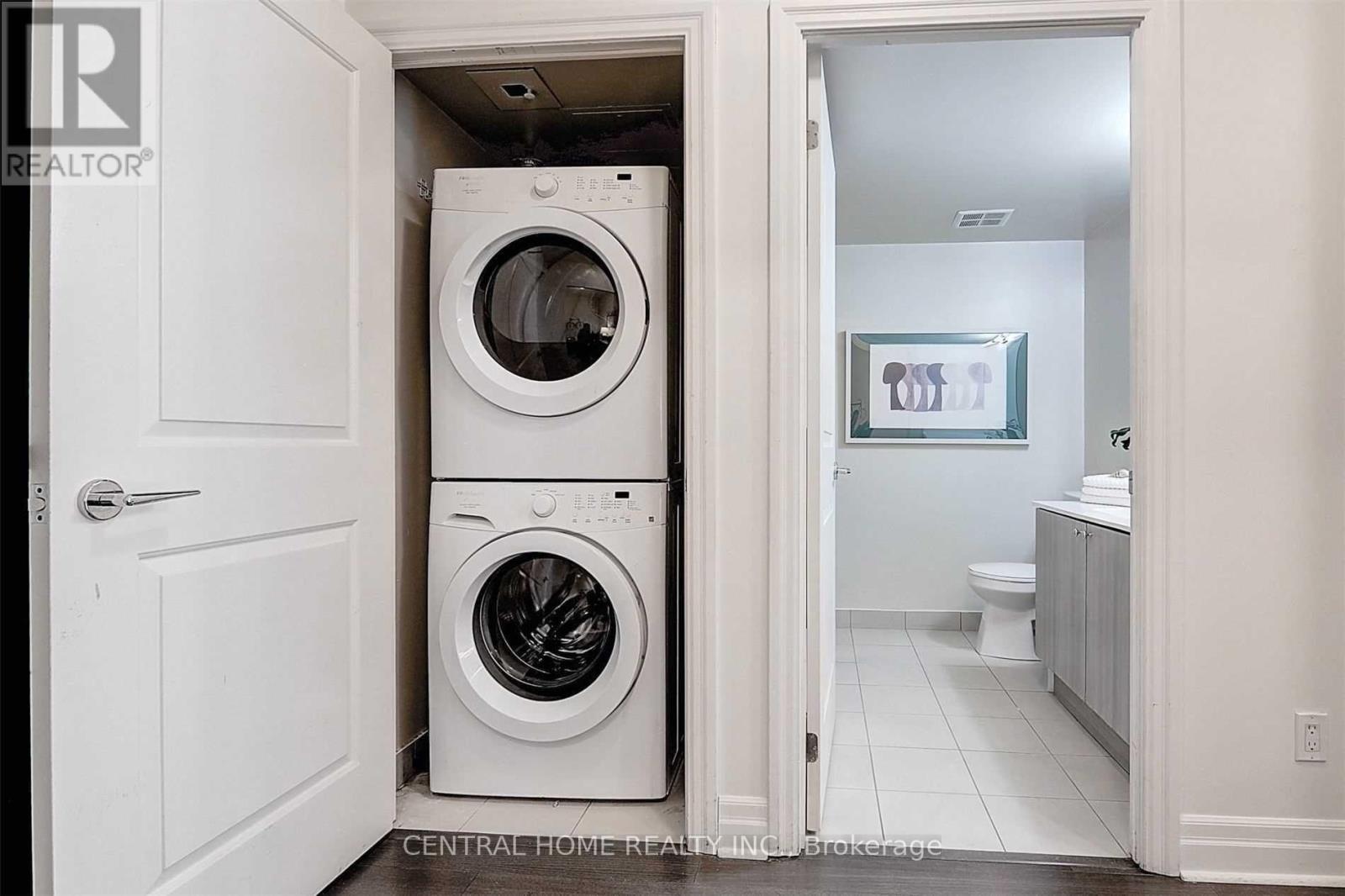 609E - 8110 Birchmount Road, Markham, ON - Indoor Photo Showing Laundry Room