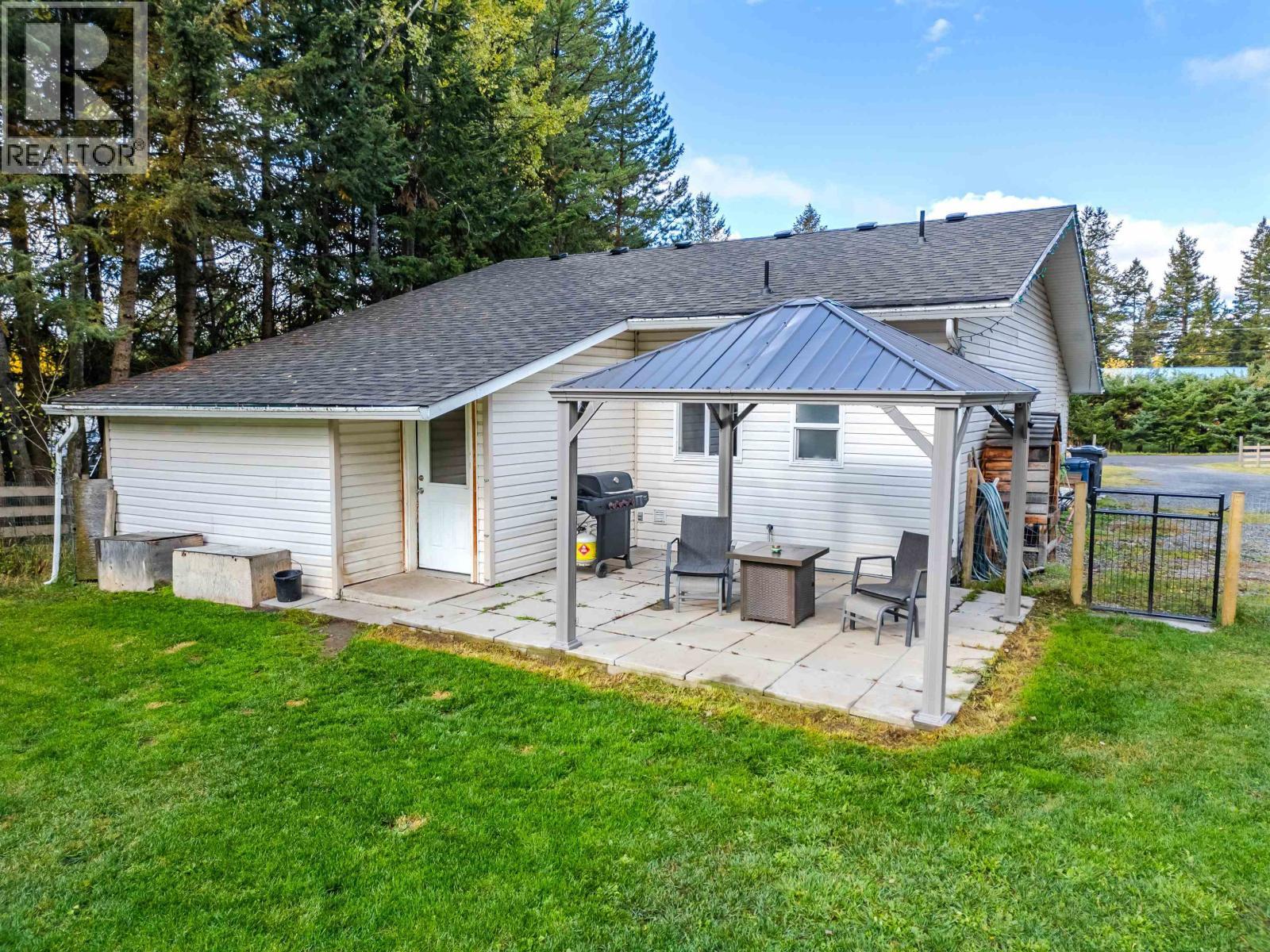 6395 Young Road, Horse Lake, BC - Outdoor With Exterior