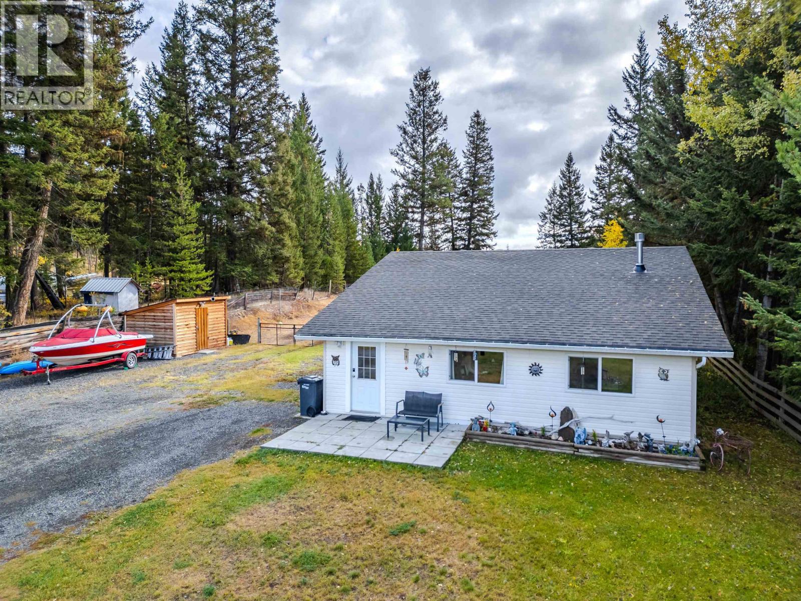 6395 Young Road, Horse Lake, BC - Outdoor