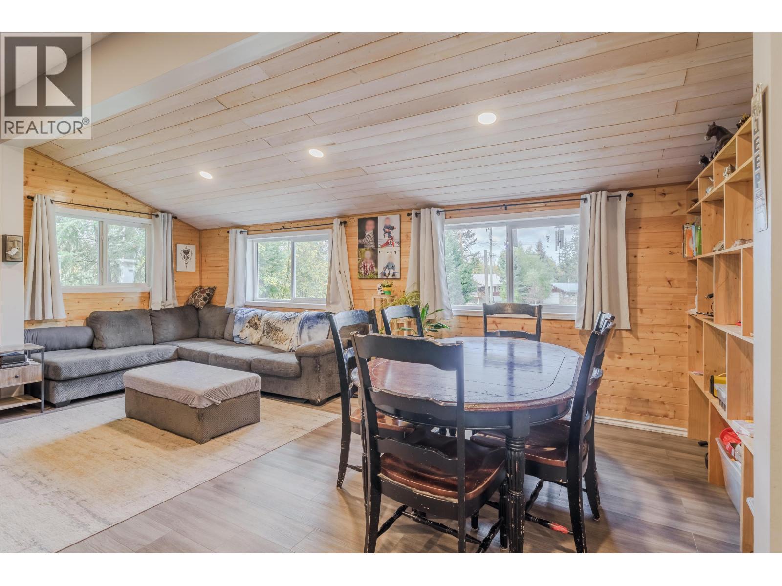 6395 Young Road, Horse Lake, BC - Indoor