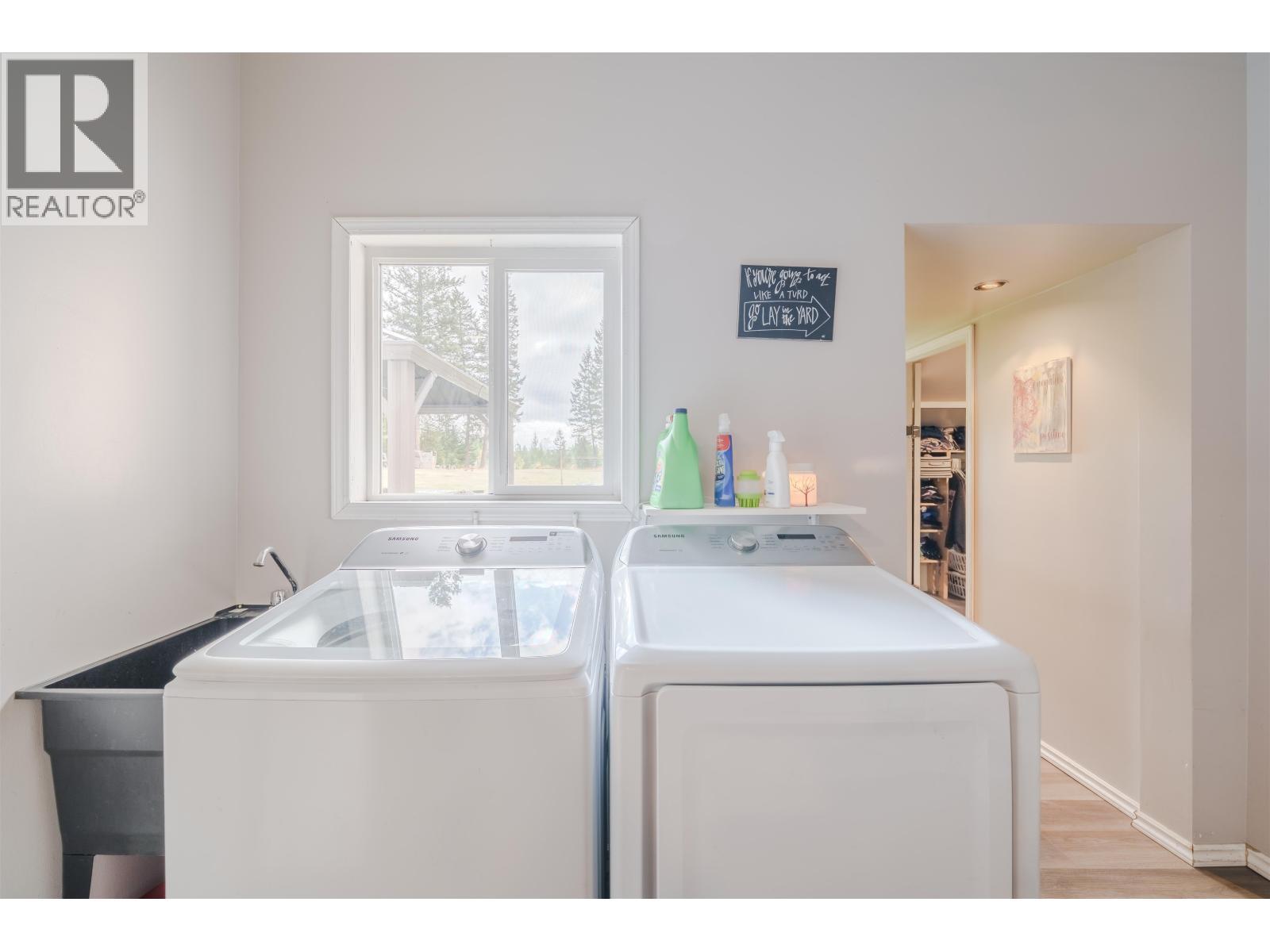 6395 Young Road, Horse Lake, BC - Indoor Photo Showing Laundry Room