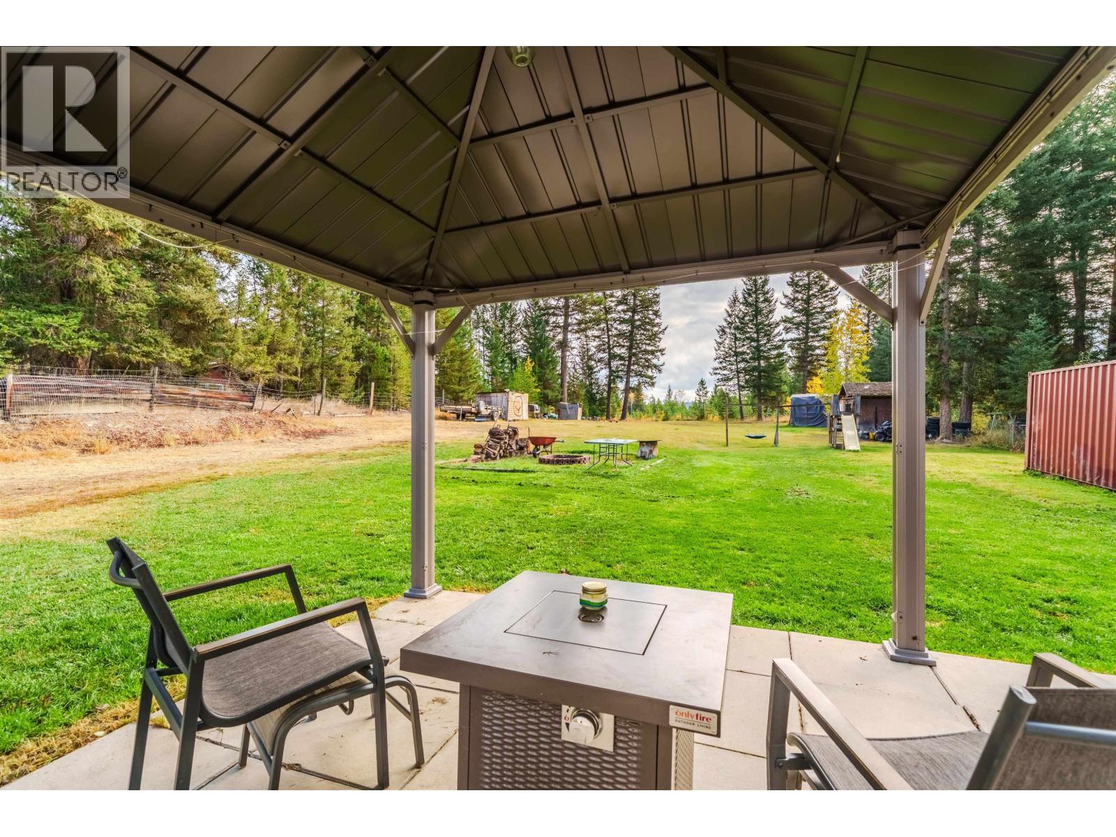 6395 Young Road, Horse Lake, BC - Outdoor With Deck Patio Veranda With Exterior
