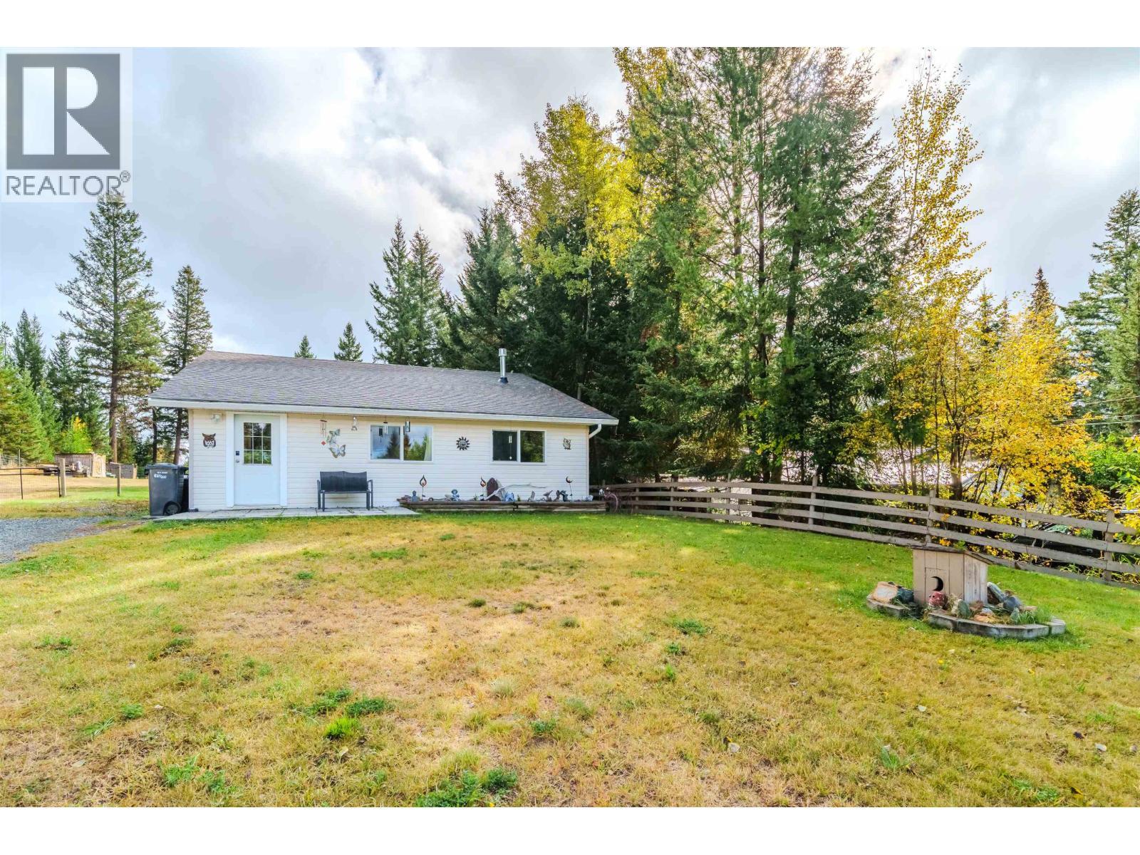 6395 Young Road, Horse Lake, BC - Outdoor