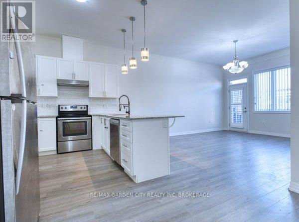 75 Cannery Drive, Niagara-On-The-Lake (St. Davids), ON - Indoor Photo Showing Kitchen With Stainless Steel Kitchen With Upgraded Kitchen