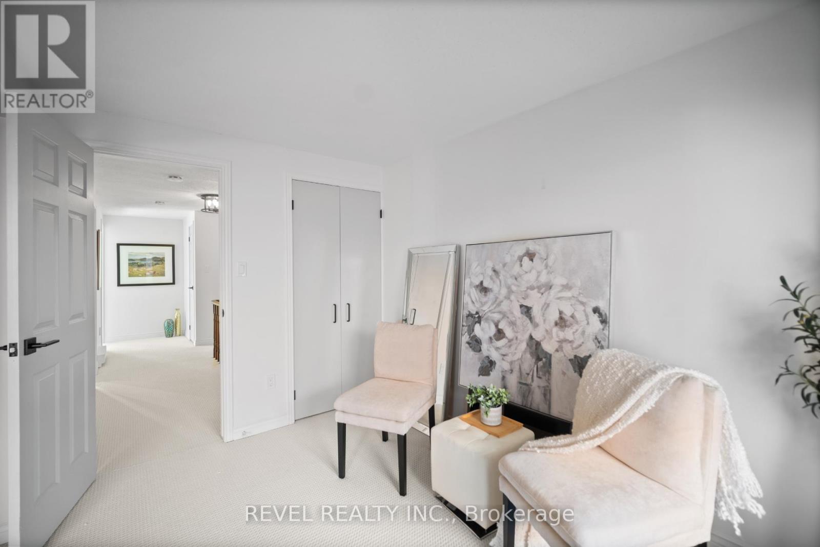 3 - 2058 Brant Street, Burlington, ON - Indoor