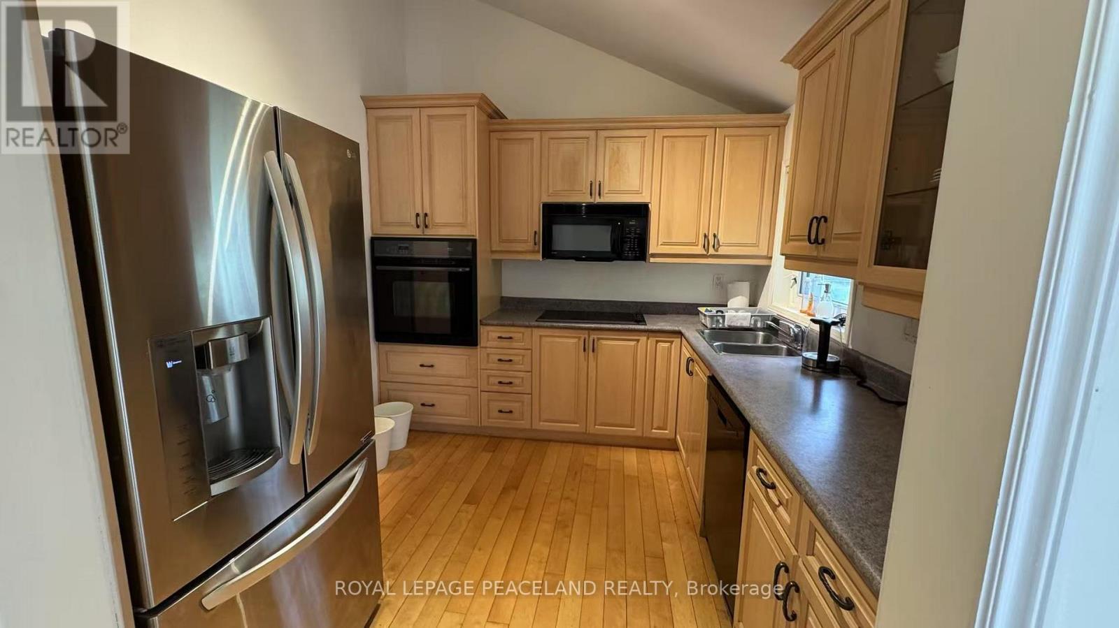 Lower - 60 Paperbirch Drive, Toronto, ON - Indoor Photo Showing Kitchen With Double Sink