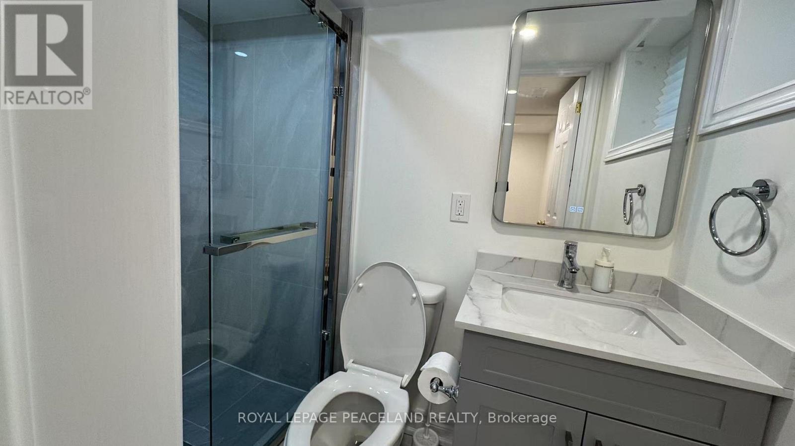 Lower - 60 Paperbirch Drive, Toronto, ON - Indoor Photo Showing Bathroom