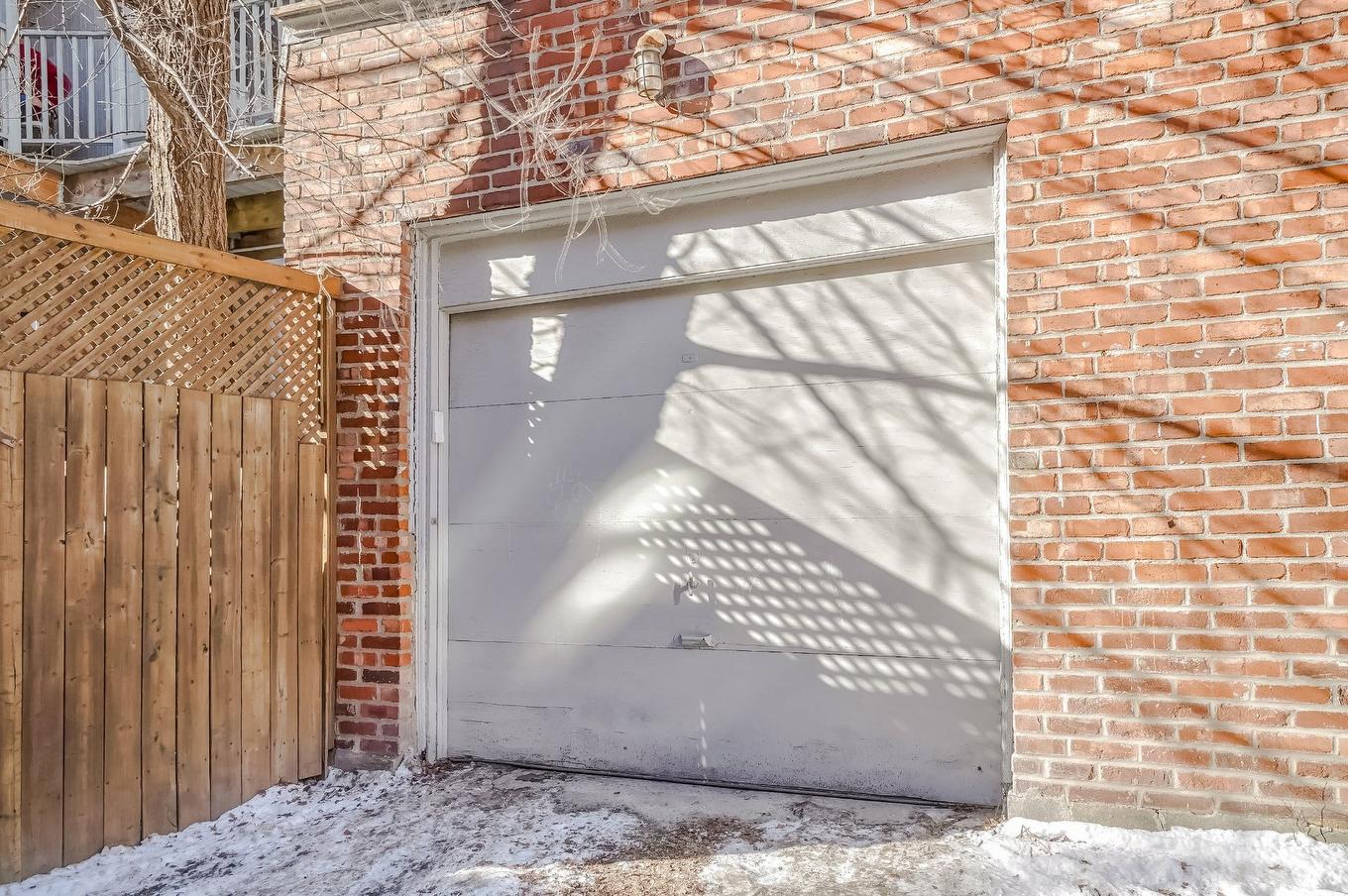 Garage - 5023 Rue Fabre, Montréal (Le Plateau-Mont-Royal), QC - Outdoor