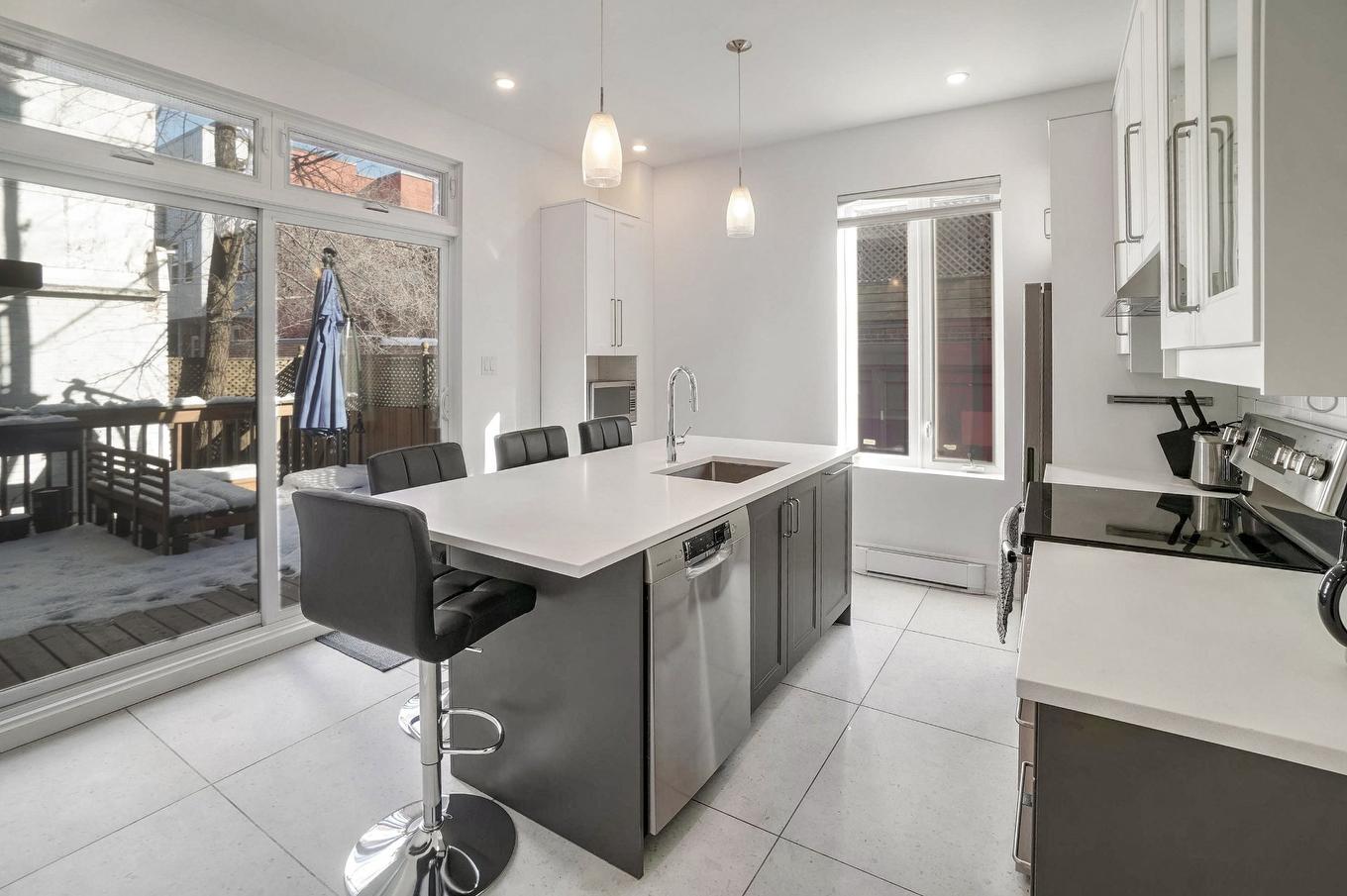 Kitchen - 5023 Rue Fabre, Montréal (Le Plateau-Mont-Royal), QC - Indoor Photo Showing Kitchen