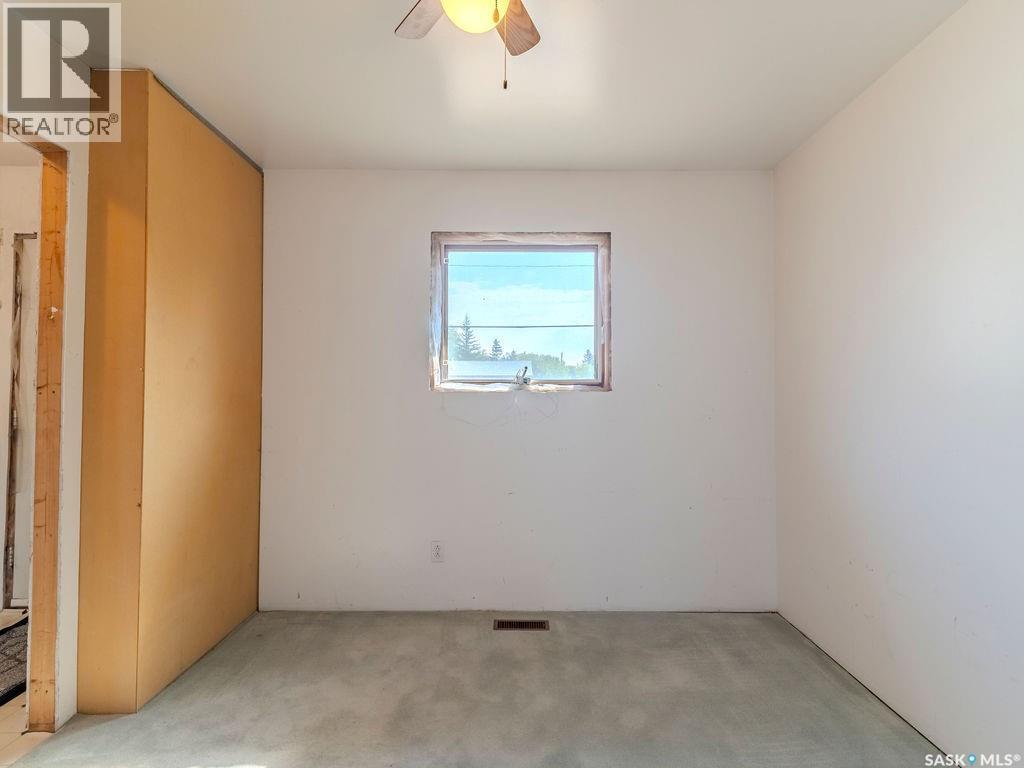 90 2Nd Street, Osler, SK - Indoor Photo Showing Other Room
