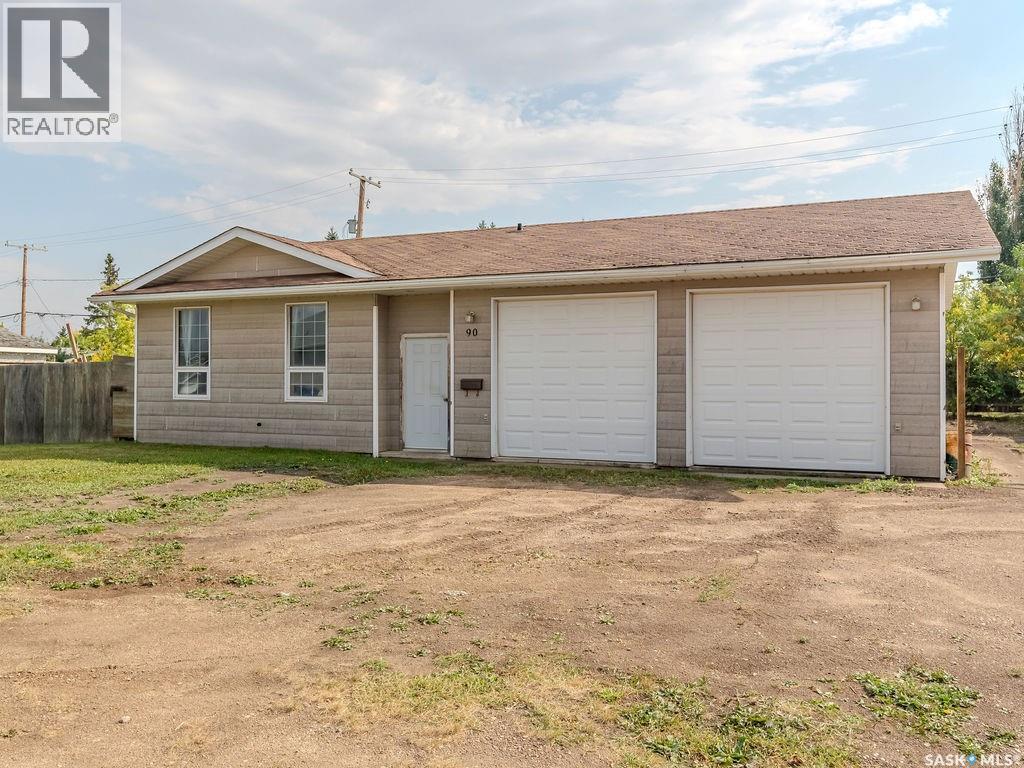 90 2Nd Street, Osler, SK - Outdoor