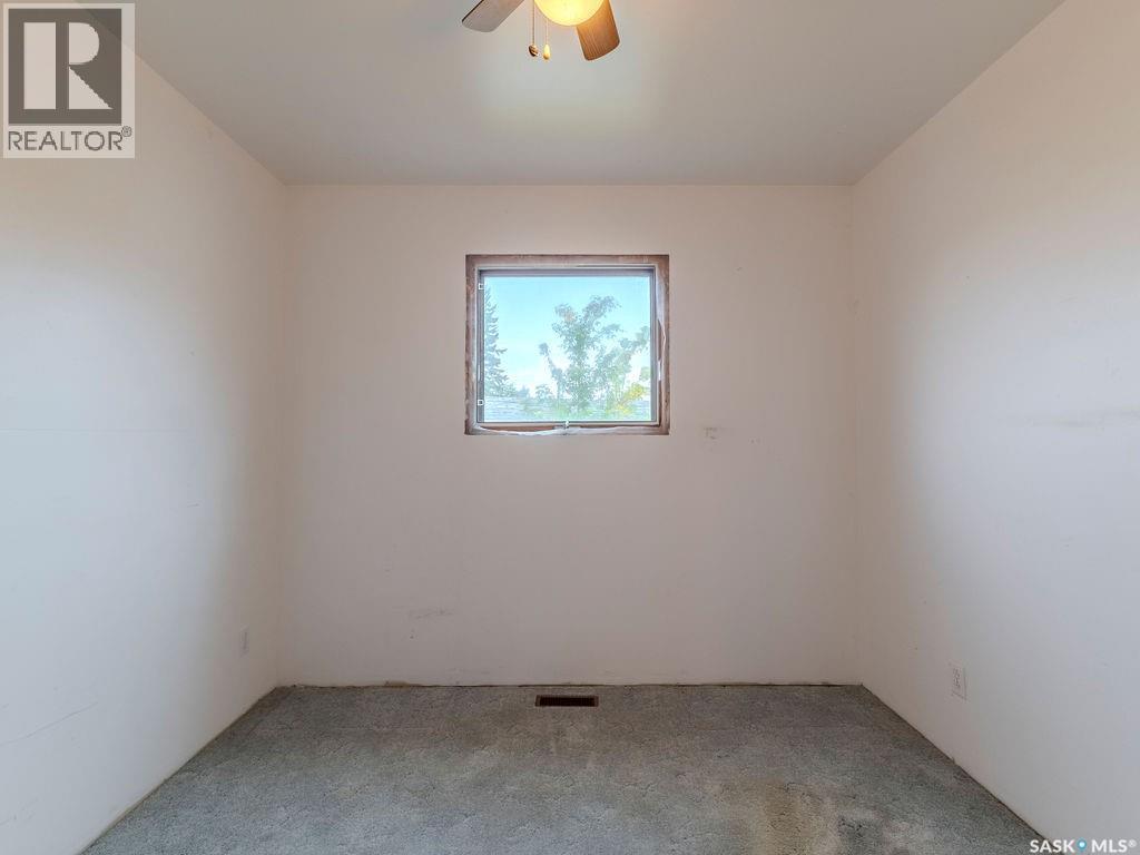 90 2Nd Street, Osler, SK - Indoor Photo Showing Other Room